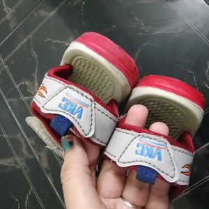 VKC DeBongo Velcro Slippers