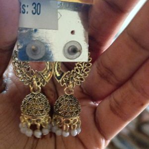 Pair Of 3 Earrings