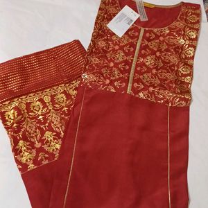 Red Colour Rhubarb Floral Print Kurta - XL Size