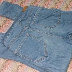 HIGH WAIST JEANS