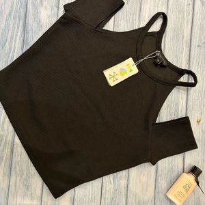 Veni Vidi Vici Black Cold Shoulder Top