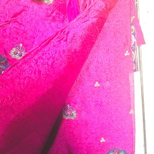 Crepe Saree With Blouse Piece