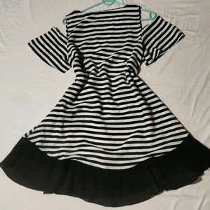 Black And White Strip Line Mini Dress/Summer Wear