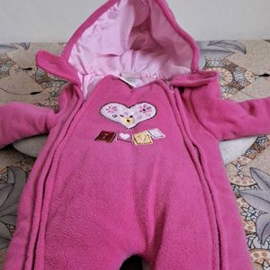 A Very Beautiful Baby Suit In Which Bab Covers.