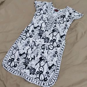 A Beautiful Black & White Kurta With Mirror work