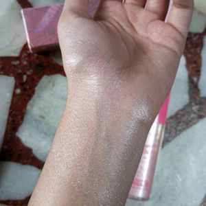 Face And Body Shimmer Highlighter