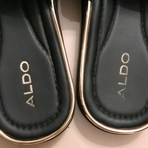 Price Drop ALDO: Black Flats