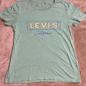 Levi’s T-shirt Women