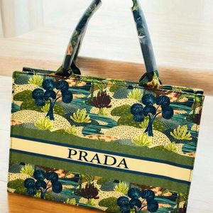 PREMIUM QUALITY DOLL PRINT TOTE BAG