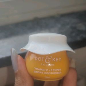 Dot And Key Vitamin C+ E Super Bright Moisturizer