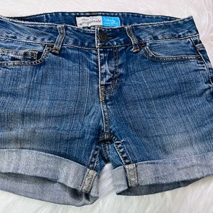 DENIM SHORTS🍂PRICE DROP🚨🔔