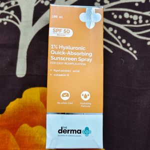 Derma Co. Hyaluronic Sunscreen Spray