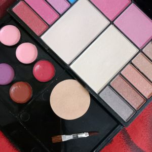 Eye Shadow And Blush