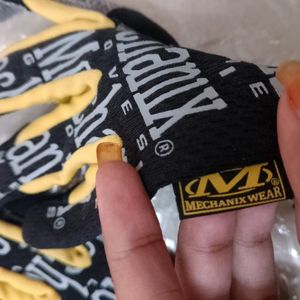 🔥OFFERS ACCEPTED🔥Gloves - Mechanix