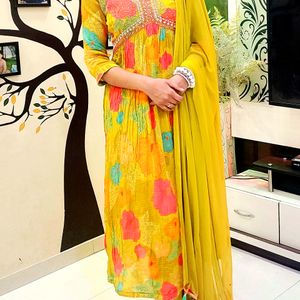 Naira Kurti Set