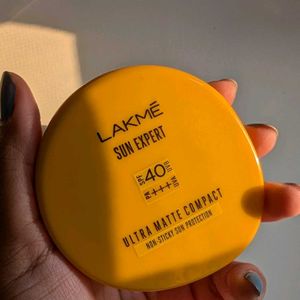 Lakme Ultra Matte Compact SPF 40