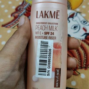 Lakme Peach Milk Cream