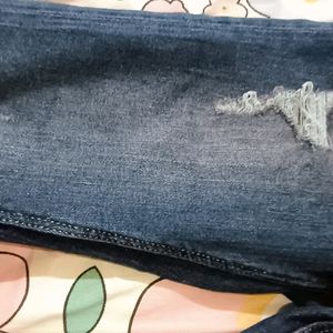 Girls jeans With Ragged Effect