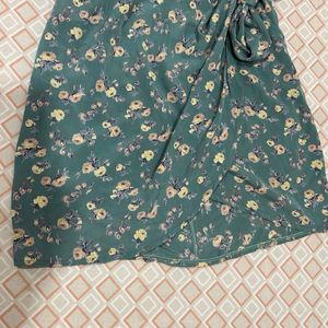 Tie Up A-line Tulip Cut Skirt