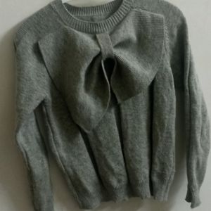 Knitted Grey Sweater With Bow In Front