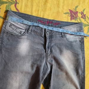 Skinny Jeans By Jealous 21