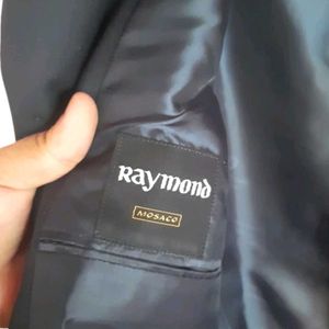 Raymond Blazer, (Chest 40,length 34)