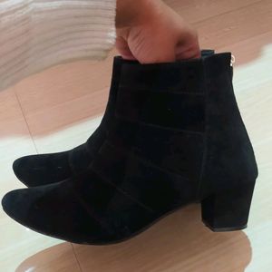 Stylish Heeled Boots