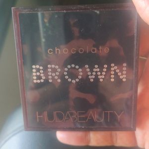 Huda Beauty Chocolate Brown Eyeshadow Palette