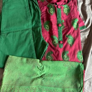 Ethnic Kurta With Pant And Dupatta