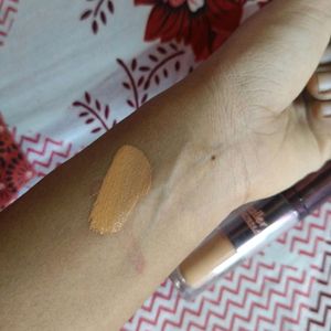 Maybelline Concealer And Dazller