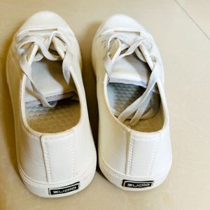 Zudio WHITE Shoes (UK 8)