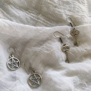 Set Of 2 Earrings