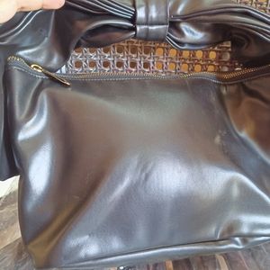 Myglamm Now Bag