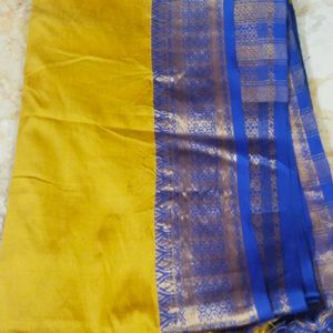 Gadwal Paithani.. 1 time used... soft fabric