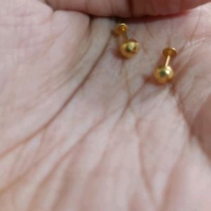 22crt Gold Studs