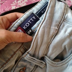 Kotty Women Straight Jeans