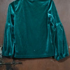 Green Top At Very Good Condition