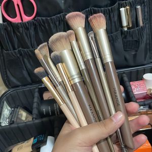 11 Makeup Brushes