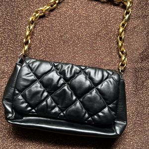 Black Bagguet Bag With Detachable Strap