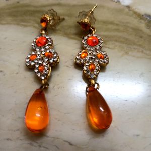 Elegant White And Orange Stone Studded Jewelry Set