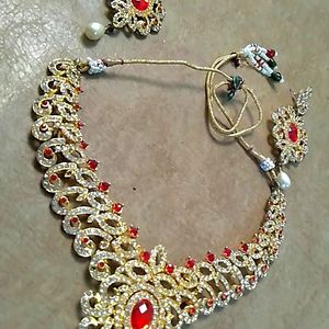 Red Necklace Set