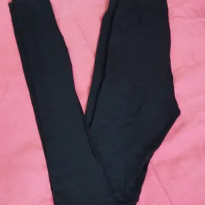 Black leggings