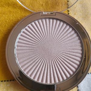 Makeup Revolution London Highlighter