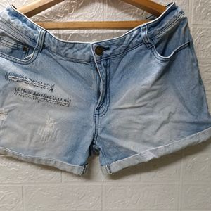 Denim Short Pants – Effortless Style for Medium to