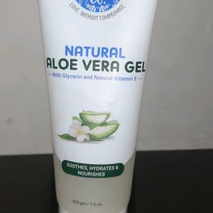 The Mom Co Natural Aloe Vera Gel