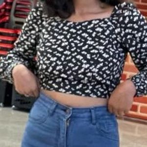 Black Puff Sleeves Crop Top