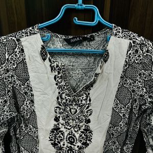 New Imaara Pakistani Long Beautiful Kurti