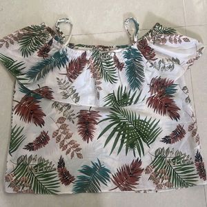 New Bardot/Off-shoulder Top