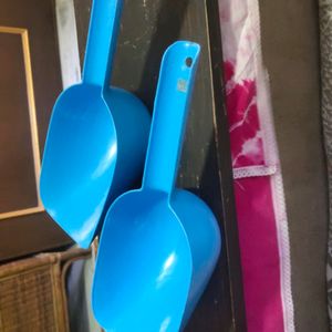 2measuring Cups Come Spoon