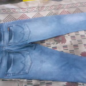 it is comfortable jeans . size small for us